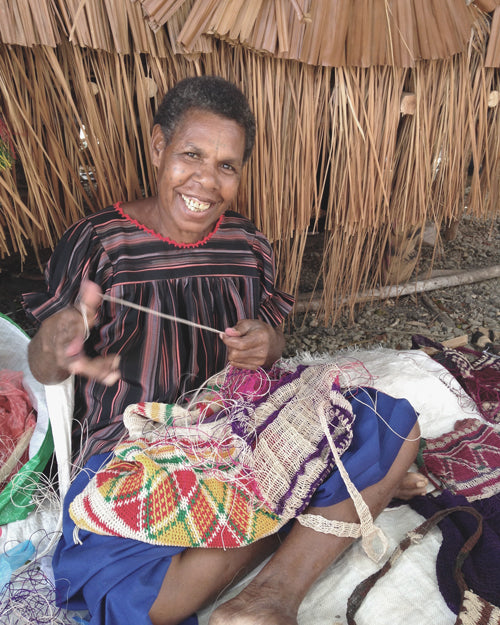 Bilum weaver supplier to Bilum and Bilas in PNG