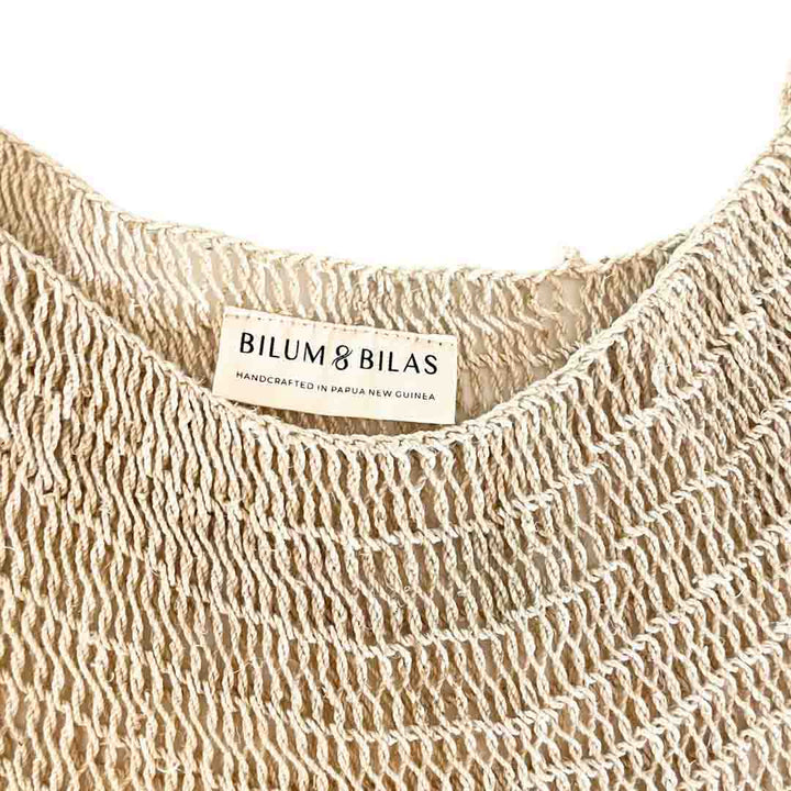 Opening of plain natural fibre bilum.