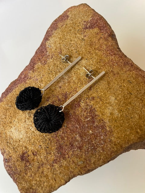 Rait Earrings Black