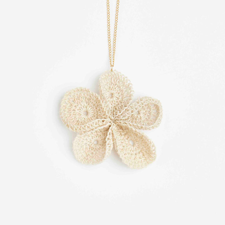 Close up on pendant natural flower necklace #Gold